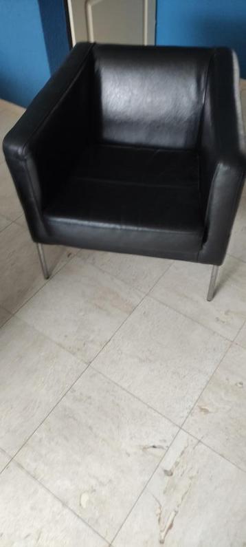 Lederen stoelen beschikbaar voor biedingen