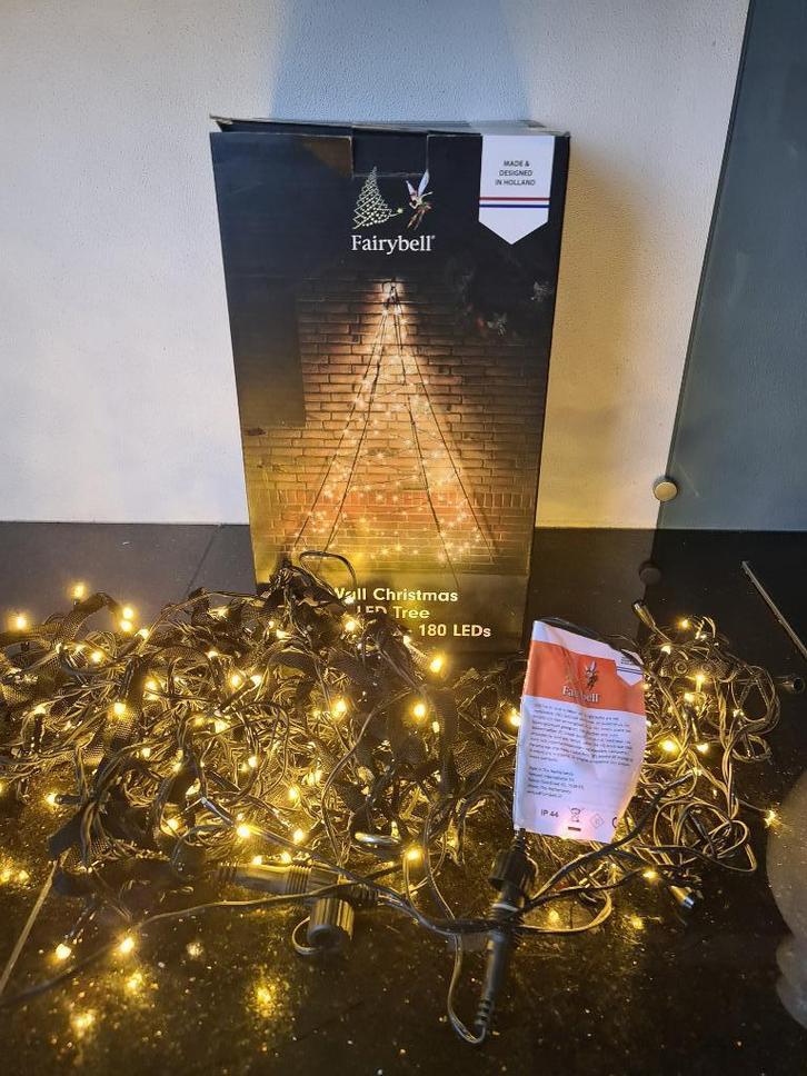 Fairybell muurkerstboom 200 cm hoog IP 44. Nieuw in de doos., Diversen, Kerst, Nieuw, Ophalen of Verzenden
