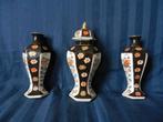 Driedelig Imari kaststel zwart en bloemdecor Samson ca 1900, Ophalen of Verzenden