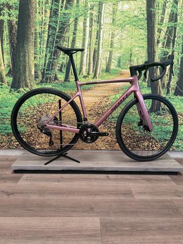 Te Koop nieuwe Carbon Scott addict 50 aspink Dames racefiets beschikbaar voor biedingen