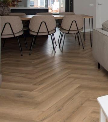 60 m2 visgraat plak PVC vloer in perfecte staat beschikbaar voor biedingen