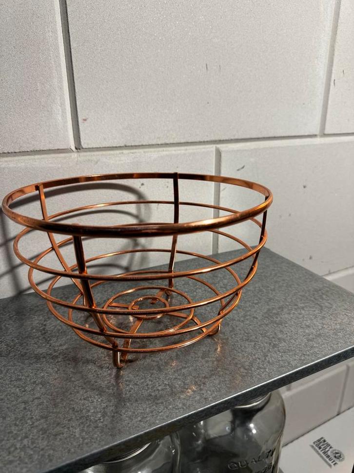 Metalen Mand - Stijlvol en Praktisch, Huis en Inrichting, Woonaccessoires | Schalen en Manden, Gebruikt, Mand, Rond, Overige materialen