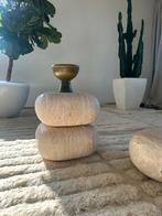 Massief travertin bijzettafel / coffee table, Huis en Inrichting, Minder dan 45 cm, Minder dan 55 cm, Ophalen of Verzenden, Zo goed als nieuw