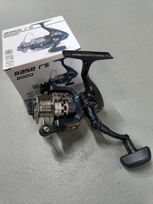 NIEUWE Saënger spinmolen  RS2000 base , zie beschrijving, Watersport en Boten, Hengelsport | Roofvissen, Nieuw, Molen, Ophalen of Verzenden