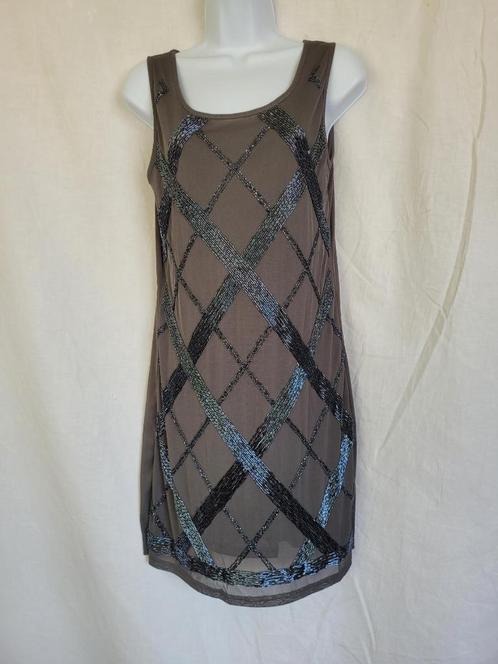 Stoere grijze jurk met paillettes mt M/L merk Sweewe, Kleding | Dames, Jurken, Zo goed als nieuw, Maat 38/40 (M), Grijs, Boven de knie