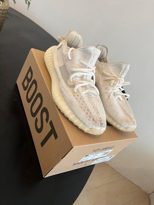 Yeezy Boost 350 V2 Bone Maat 44, Kleding | Heren, Schoenen, Gedragen, Wit, Verzenden