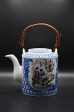 Chinese Porseleinen Theepot met Handgeschilderde Decoratie, Antiek en Kunst, Antiek | Servies los, Ophalen of Verzenden