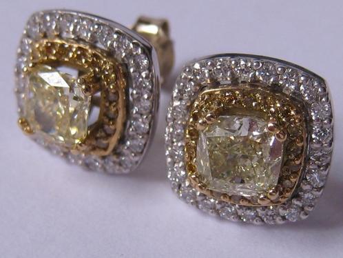 GOUD - GOUDEN OORSTEKERS m. CUSHION DIAMANTEN + ELK 44 BRILJ, Sieraden, Tassen en Uiterlijk, Oorbellen, Zo goed als nieuw, Knopjes of Stekers