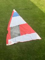 Kinder surfzeil met bijbehorende (korte) mast, Ophalen, Gebruikt