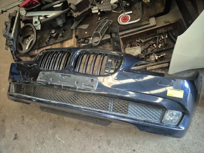 Voorbumper van een BMW 7-Serie (A89/5), Auto-onderdelen, Carrosserie en Plaatwerk, Bumper, BMW, Gebruikt, 3 maanden garantie
