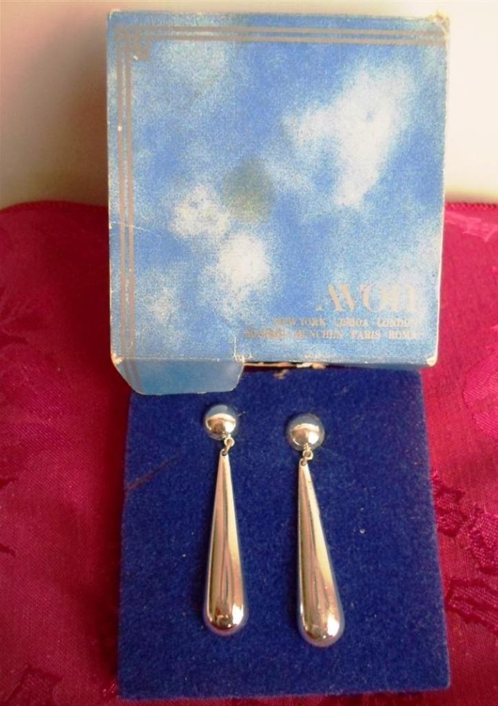 AVON oorbellen. In originele doos. Oorstekers. Verzilverd, Sieraden, Tassen en Uiterlijk, Oorbellen, Nieuw, Hangers, Overige materialen