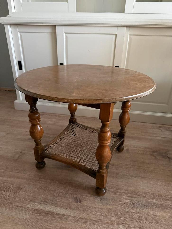 Houten Salontafel met Rotan Onderblad, Huis en Inrichting, Tafels | Bijzettafels, Gebruikt, Rond, Minder dan 45 cm, Minder dan 55 cm