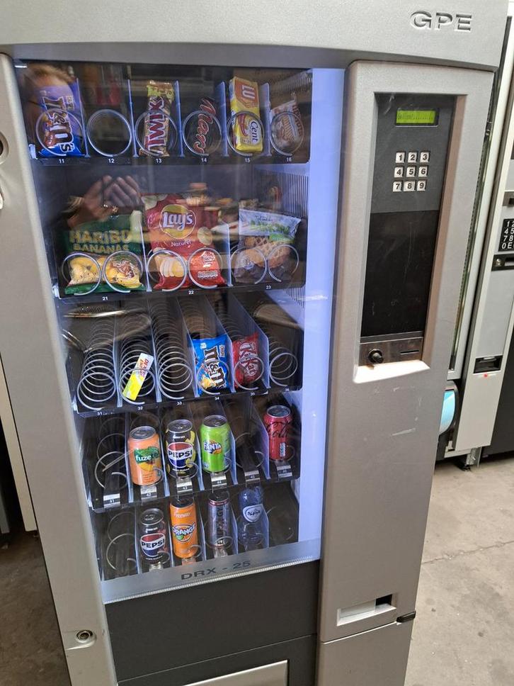 Fris/snack automaat gekoeld, Verzamelen, Automaten | Overige, Gebruikt, Ophalen