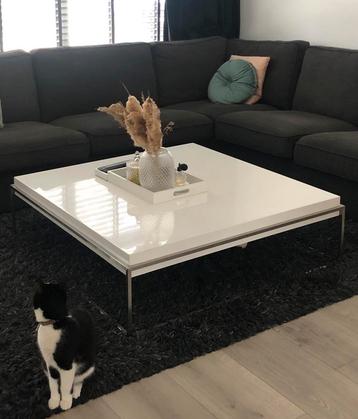 Hoogglans witte salontafel 100x100 beschikbaar voor biedingen