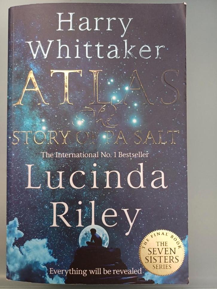Atlas: Het verhaal van Pa Salt - Lucinda Riley, Boeken, Romans, Gelezen, Europa overig, Ophalen of Verzenden