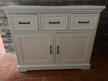 Commode te koop beschikbaar voor biedingen