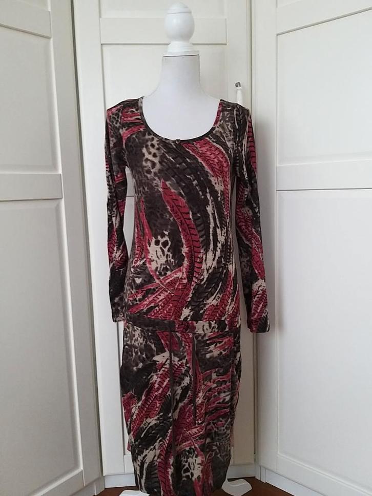 Isla Ibiza nieuwe grijs roze veren panter print jurk, maat S, Kleding | Dames, Jurken, Nieuw, Maat 36 (S), Grijs, Onder de knie