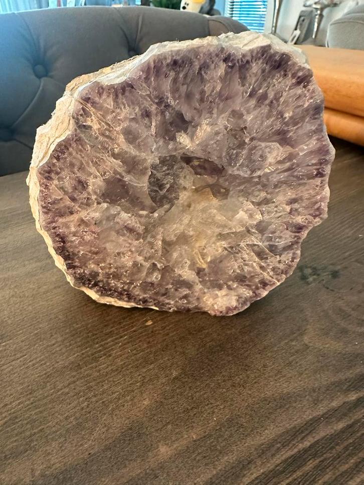 Grote Amethist Geode - Paars Mineraal mooie zware geode, Verzamelen, Mineralen en Fossielen, Mineraal, Ophalen