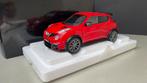Nissan Juke R  2.0 rood Autoart PDJ, Hobby en Vrije tijd, Modelauto's | 1:18, Ophalen of Verzenden, Zo goed als nieuw, Auto, Autoart