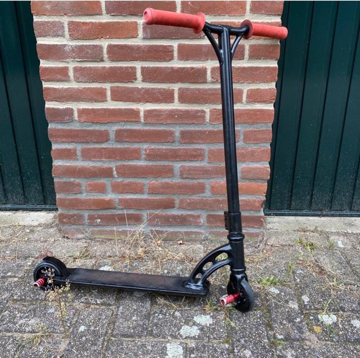 Mooie professionele MGP custom stuntstep, Sport en Fitness, Overige Sport en Fitness, Zo goed als nieuw, Ophalen of Verzenden
