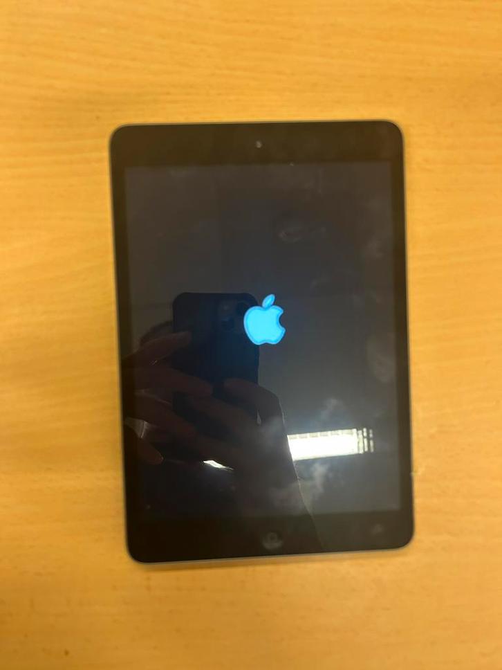 Ipad Mini A1432 Lees de beschrijving, Computers en Software, Apple iPads, Zo goed als nieuw, Apple iPad Mini, Wi-Fi, 8 inch, 16 GB