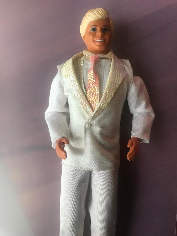 Barbie Ski Fun Ken met dance Magic kleding, Verzamelen, Poppen, Gebruikt, Fashion Doll, Ophalen of Verzenden