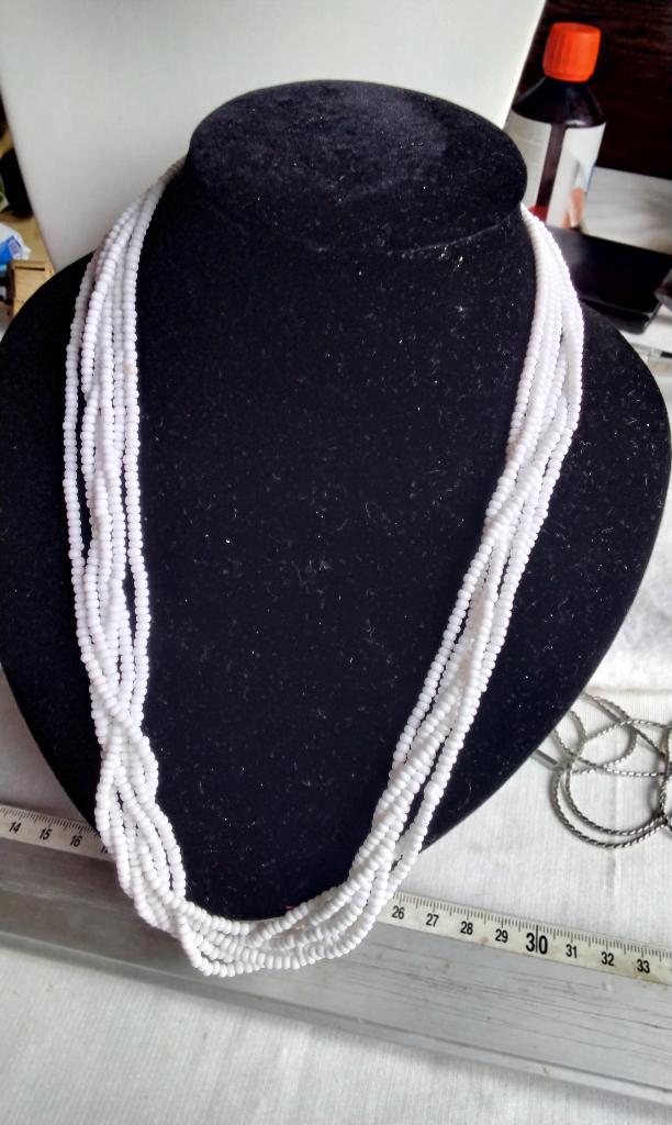 Vintage Witte ketting 6 strengen Klassiek & karaktervol, Sieraden, Tassen en Uiterlijk, Kettingen, Ophalen, Gebruikt, Wit, Overige materialen