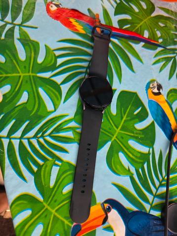 Samsung galaxy watch 5 met lader en doosje  beschikbaar voor biedingen