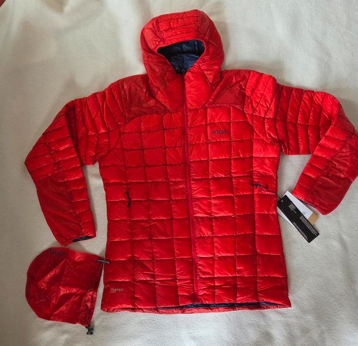 Rab heren donsjac Mythic Alpine Light rood Medium, Kleding | Heren, Wintersportkleding, Nieuw, Jack, Maat 48/50 (M), Verzenden