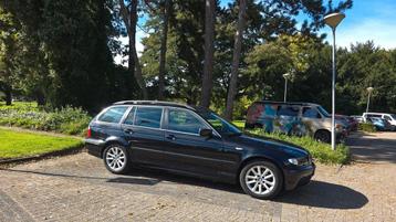 BMW 3-Serie 2.0 I 318 Touring 2004 Zwart beschikbaar voor biedingen