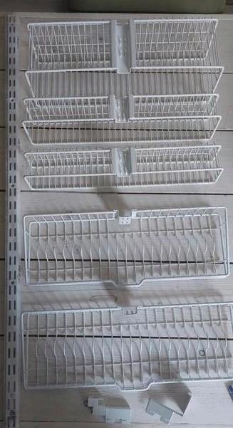 Ophangsysteem voor aan deur/wand zonder boren met manden beschikbaar voor biedingen
