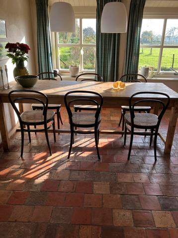 Thonet stoelen beschikbaar voor biedingen