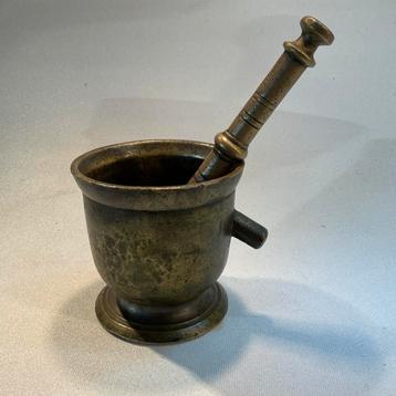 Antieke achttiende eeuwse Italiaanse bronzen vijzel beschikbaar voor biedingen