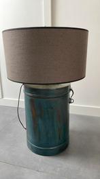 2 metalen lampen eventueel met kappen, Huis en Inrichting, Lampen | Tafellampen, Ophalen, Gebruikt, Metaal, 50 tot 75 cm