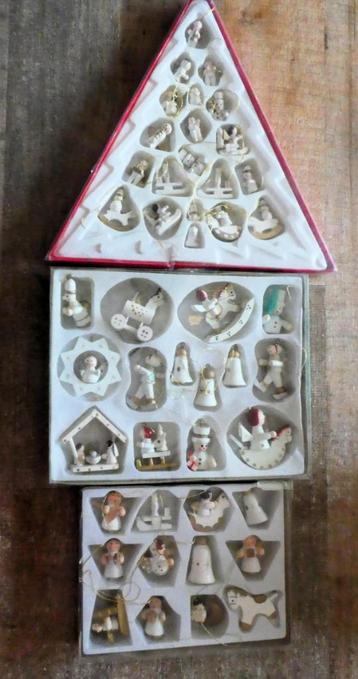 3 dozen vintage witte houten kersthangers kerstballen. beschikbaar voor biedingen