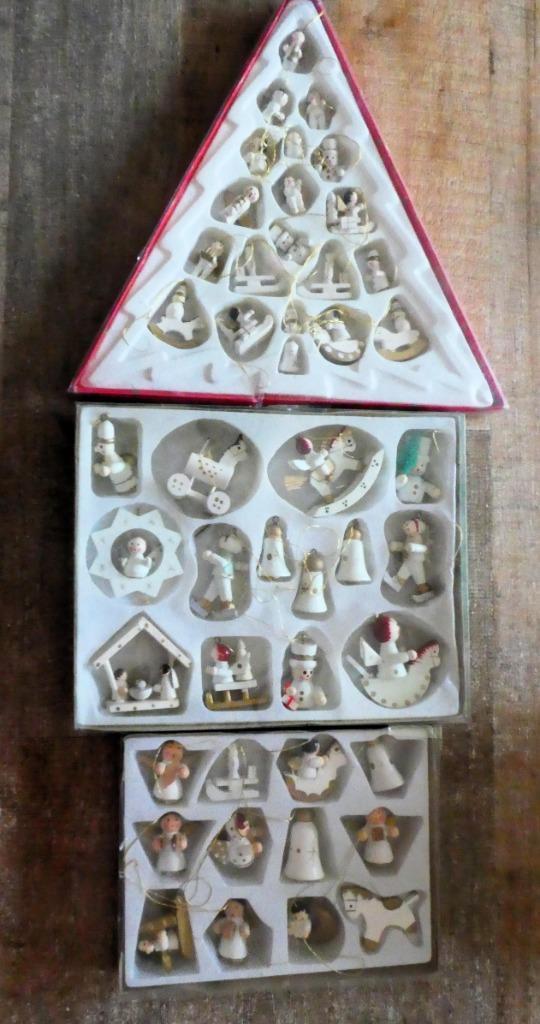 3 dozen vintage witte houten kersthangers kerstballen., Diversen, Kerst, Zo goed als nieuw, Ophalen of Verzenden