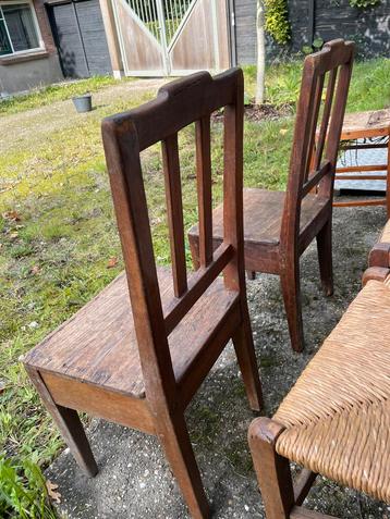 Oude boerenstoelen, hout beschikbaar voor biedingen