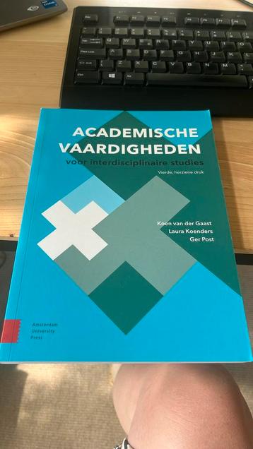 Academische vaardigheden voor interdisciplinaire studies beschikbaar voor biedingen