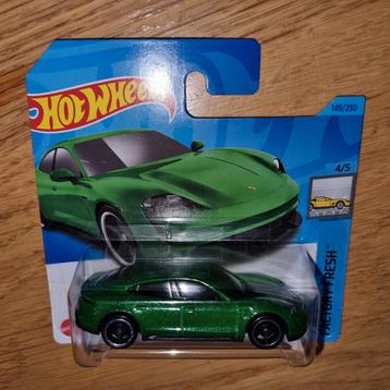 423 - Hotwheels Porsche Taycan in verpakking. beschikbaar voor biedingen
