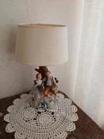 Tafellampen, Soort Hummel man e vrouw onder een boom bisquit, Antiek en Kunst, Curiosa en Brocante, Ophalen of Verzenden