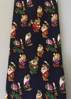 Disney zijden stropdas 7 Dwergen, Ophalen of Verzenden, Overige figuren, Gebruikt, Kleding of Textiel