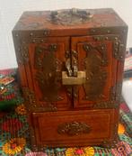 antiek houten sieraden kastje indonesie, Ophalen