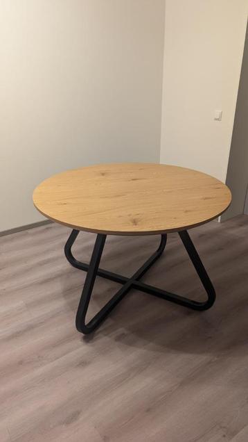 Ronde Tafel - Round Table beschikbaar voor biedingen