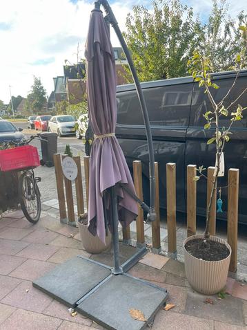 Parasol beschikbaar voor biedingen