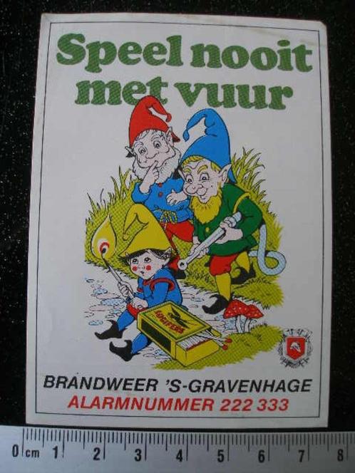 sticker speel nooit met vuur brandweer den haag kabouters, Verzamelen, Stickers, Zo goed als nieuw, Bedrijf of Vereniging, Verzenden
