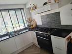 Complete keuken, incl. apparatuur en blad van natuursteen, Ophalen, Zo goed als nieuw, Wit, Graniet of Steen