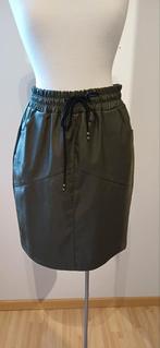 Groen imitatie leren rok, maat L, Kleding | Dames, Rokken, Ophalen of Verzenden, Zo goed als nieuw, Groen, Boven de knie