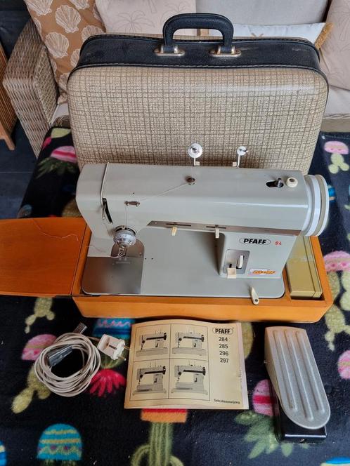 Pfaff 94 Naaimachine, Antiek en Kunst, Antiek | Naaimachines, Ophalen of Verzenden