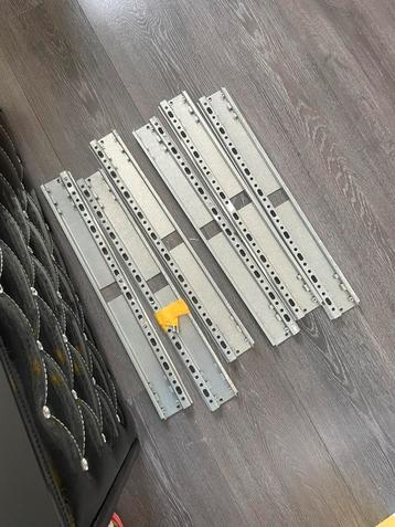 Ikea BESTA OPHANG MUUR BEUGELS/STEUN, RAIL. OPHANG BEUGEL beschikbaar voor biedingen