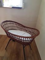 Rotan wieg met matras en onderstel., Ophalen of Verzenden, Zo goed als nieuw, Wieg